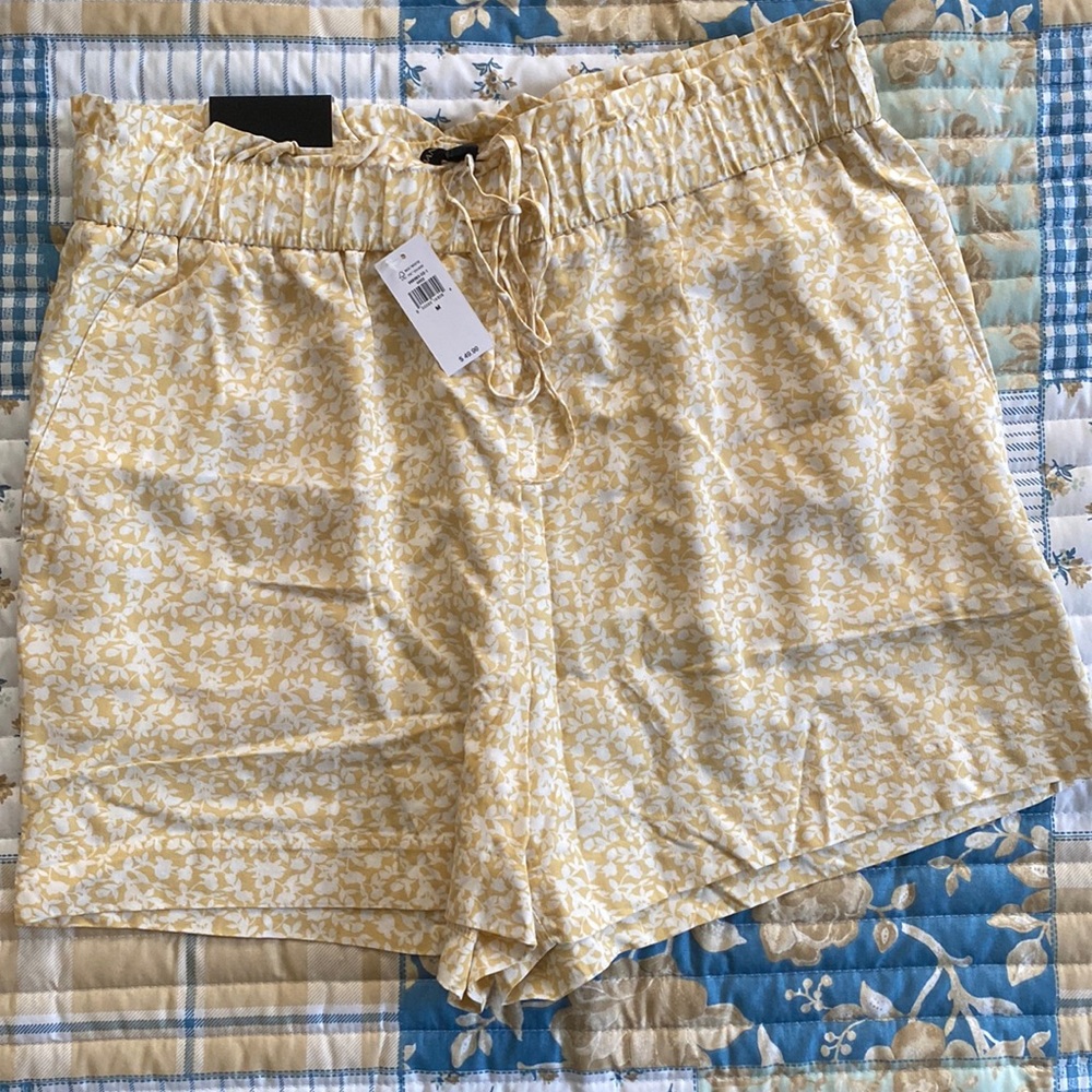 NWT BANANA REPUBLIC shorts